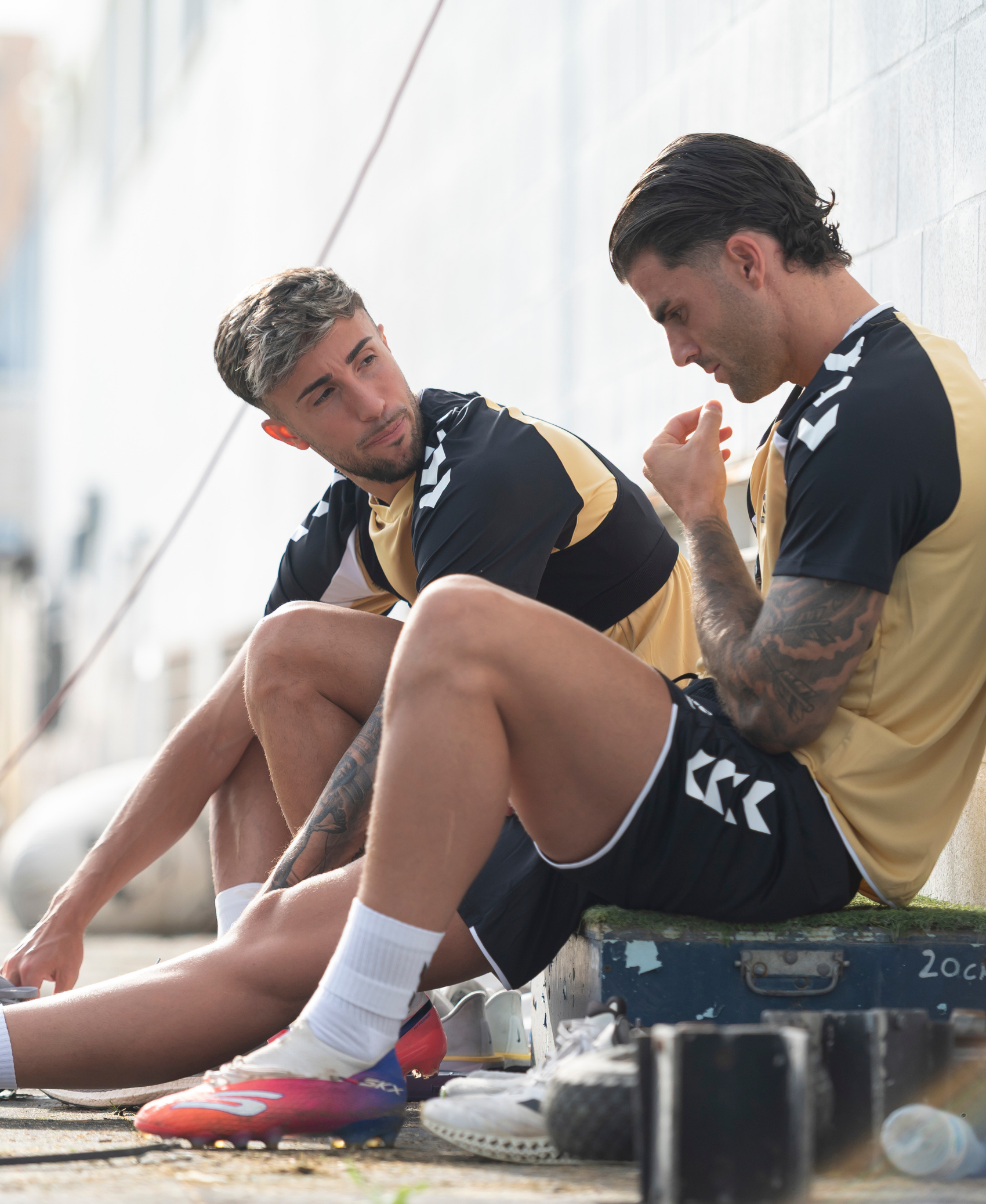 https://www.tiendamalagacf.com/es/training/731-2204-camiseta-entreno-player-malaga-cf-202627.html#/2-talla_camiseta_short_juego_adulto-s