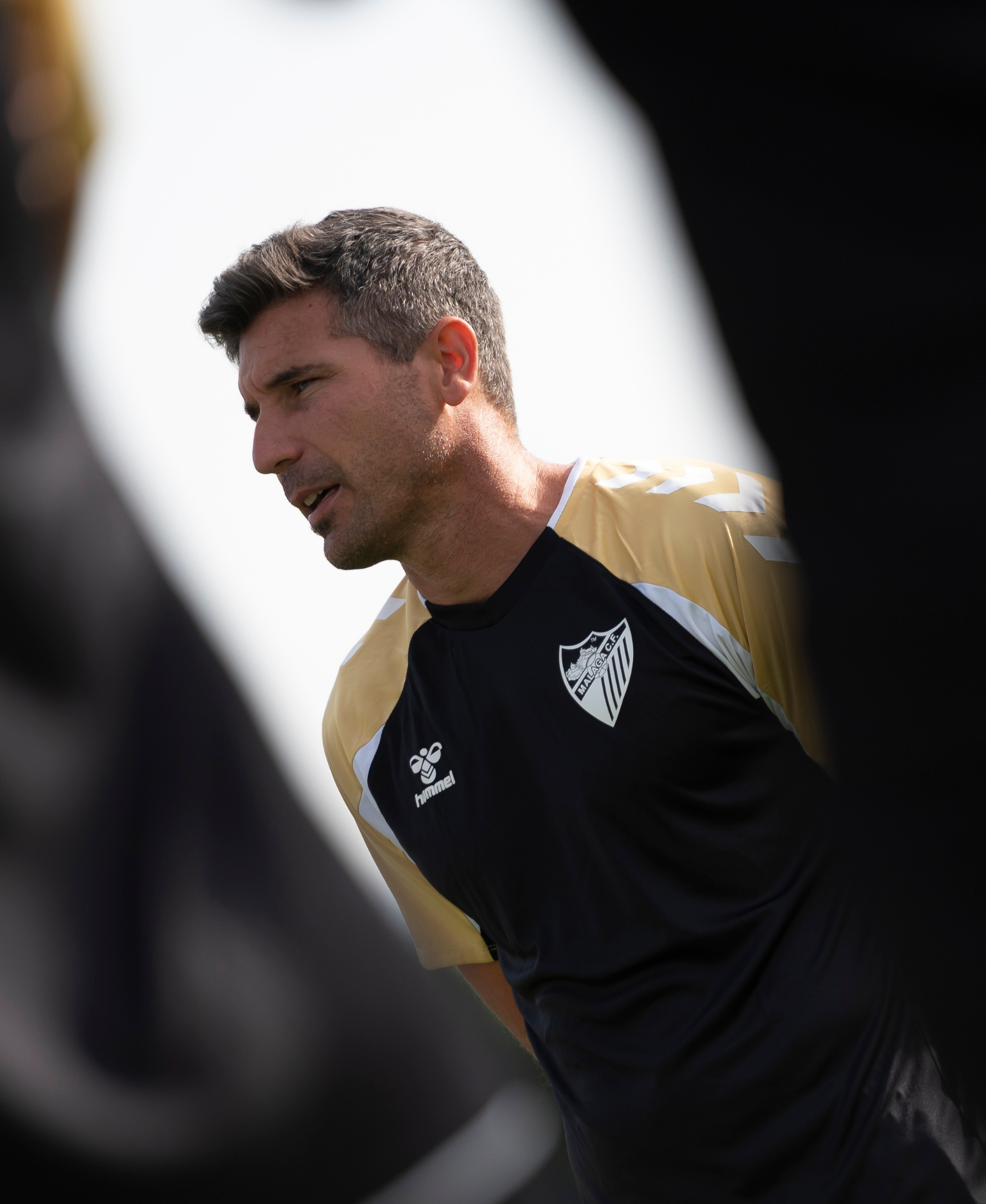 https://www.tiendamalagacf.com/es/training/732-2210-camiseta-entreno-staff-malaga-cf-202627.html#/2-talla_camiseta_short_juego_adulto-s